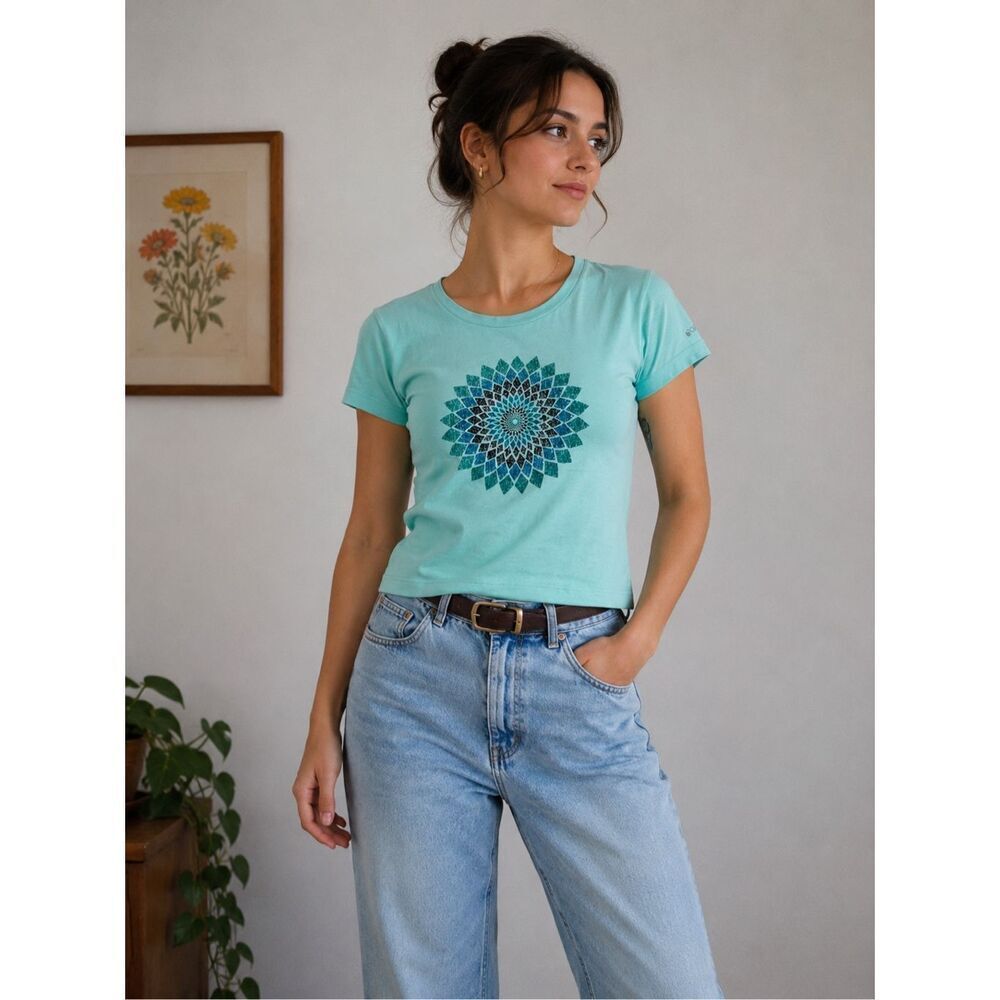 Columbia Sportwear Company Mint Graphic Tee Women’s Size M Boho Mandala Print
